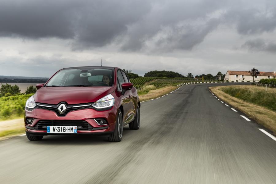  Renault Clio 2016 года  (фото 51 из 80)
